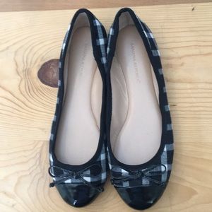 Size 6.5 great condition banana republic flats